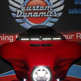 2350-0406 Custom Dynamics Batwing Led Windshield Trim With Auxiliary Turn Signals For 2006-2013 Hd - Black