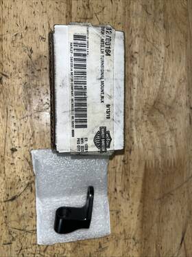 12700164 Harley-davidson Lh Turn Signal Mount Clutch Perch