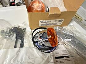 69577-06 Harley-davidson Oem H-d Flhr Front Turn Signal Kit -