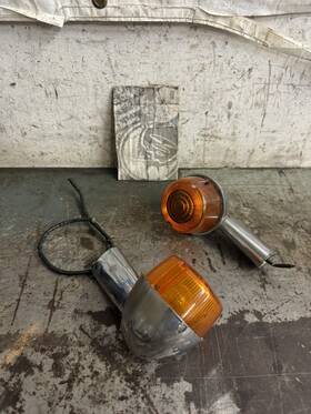 Sae-d-73 Harley-davidson Shovelhead Fx Xl Ironhead Yankee 1030 Oem Turn Signal Indicators
