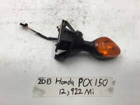 33450-kwn-315 Honda Oem 2013 Pcx 150 Front Left Lh Blinker Turn Signal Assembly