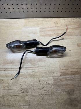 33600-krh-j01 Honda 23-25 Xr150l Rear Turn Signals