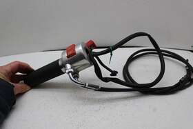 35130-mem-671 Honda 2005 Vtx1300c #439 Right Handlebar Control Switch With Throttle Cables Grip