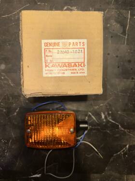23040-1021 Kawasaki Nos 1979-1982 Kz1300 Front Turn Signal Oem