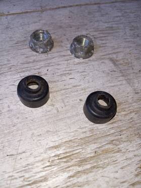 92015-1428 Kawasaki Klr 650 87-07 Rear Turn Signal Nut And Rubber Boots