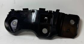 Kb8a-50-0u1a Mazda 17-23 Cx-5 Front Lh Left Side Bumper Bracket Retainer Oem