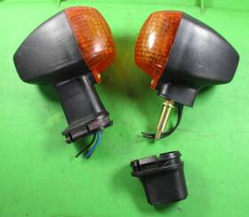 Yamaha 4xv1-4xv2 1998-2001 Yzf R1 4xv2 Front And Rear Turn Signal 1121-546 2 Wire 3