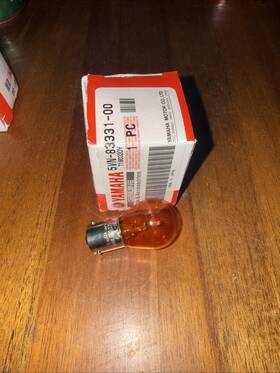 5vn-83331-00-00 Yamaha 5vn-83331-00 Scr950 Oem Flasher Bulb