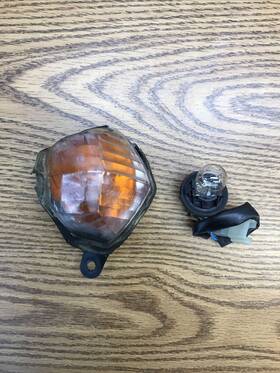 5vs-83320-00-00 Yamaha Fjr1300 2003-2005 Front Flasher Light Right Turn Signal