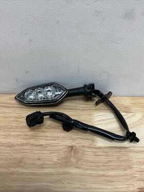 Yamaha B67-83320-10-00 Front Flasher Light Assy 2