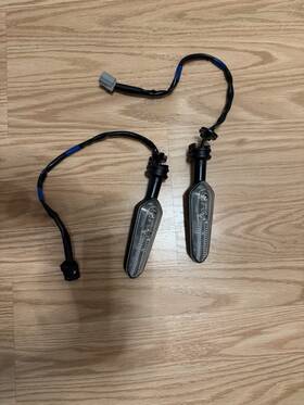 Yamaha Bne-83330-10 24 R7 Oem Front Left Right Turn Signals Light Indicators